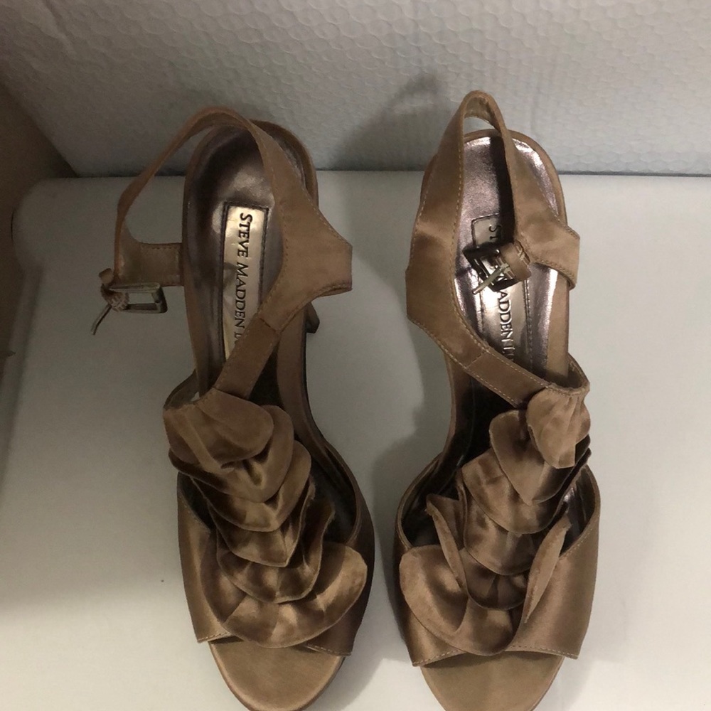 Steve Madden Luxe size 7 1/2 bronze